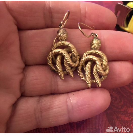 Золотые серьги