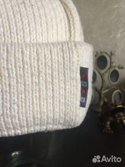 Шапка шерстяная белая