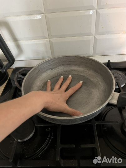 Сковорода чугунная в отличном сосоянии