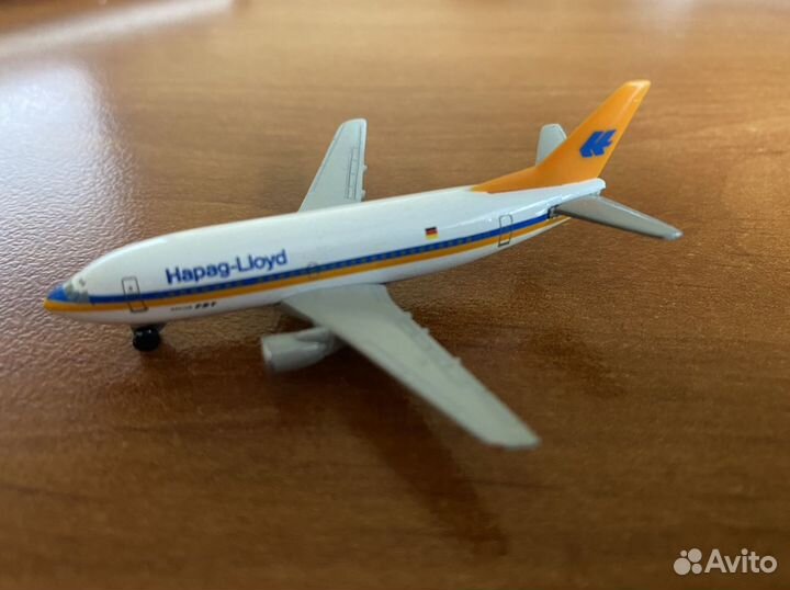 Модель самолёта Herpa Hapag-Lloyd Boeing 737-500