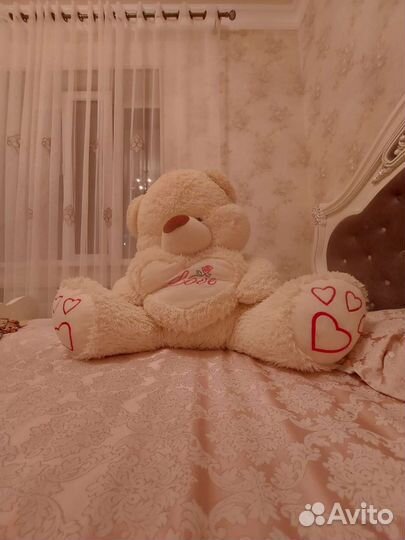 Большой плюшевый мишка