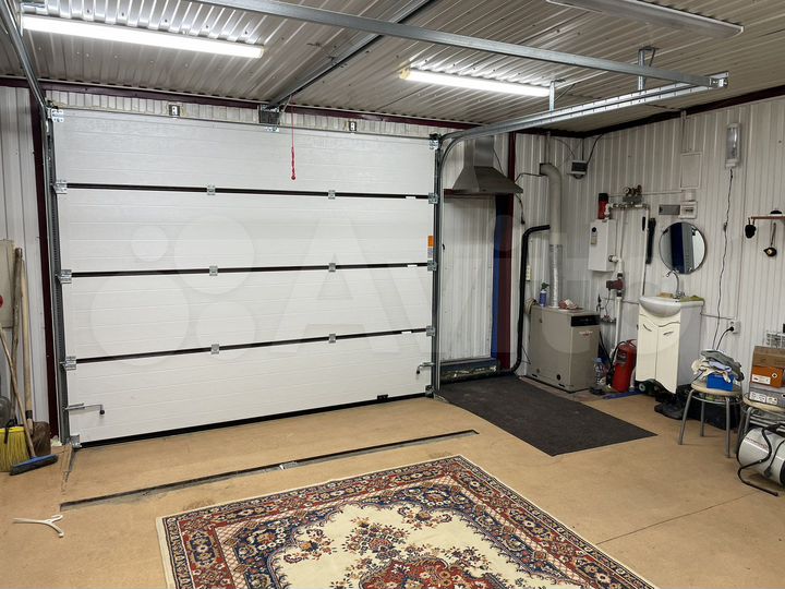 Гараж, > 30 м²