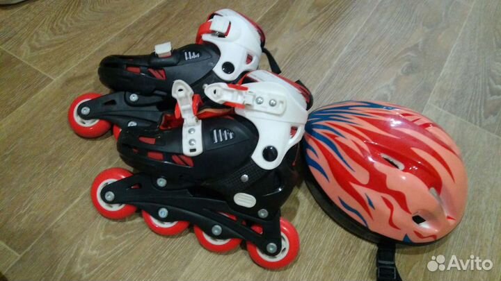 Шлем и роликовые коньки