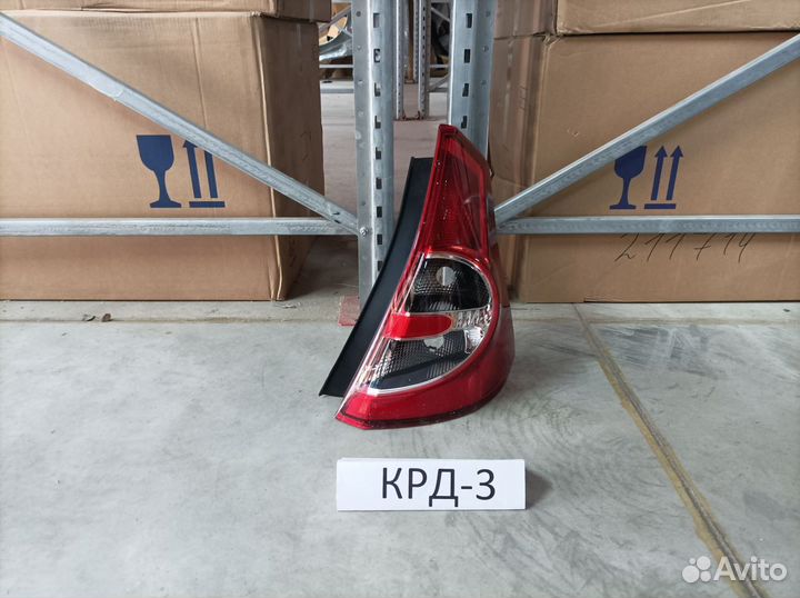 Фонарь правый Renault Sandero 1 2009-2014