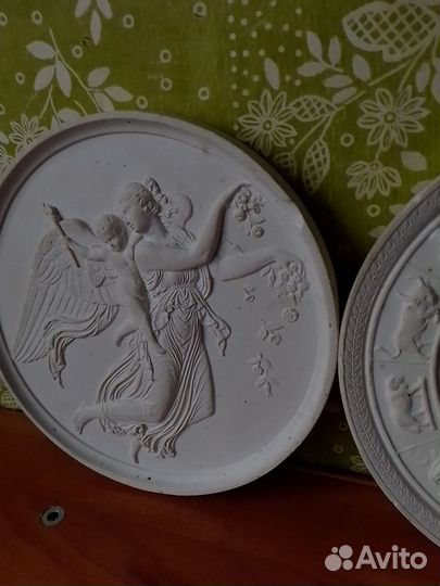 Декоративный барельеф