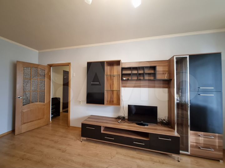 2-к. квартира, 60 м², 6/10 эт.