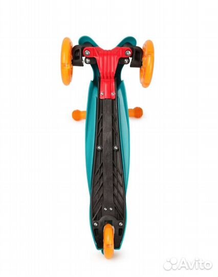 Самокат трехколесный, колеса светятся, новый