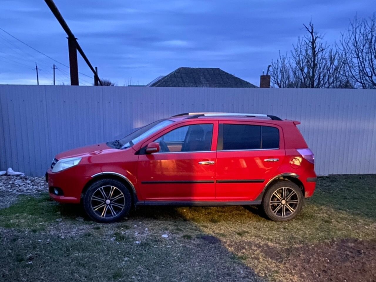 Geely MK Cross: фото владельца