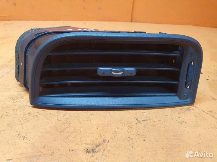 Дефлектор обдува передний правый Dodge Journey 3.5