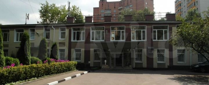 Особняк со своей территорией, 1212 м²