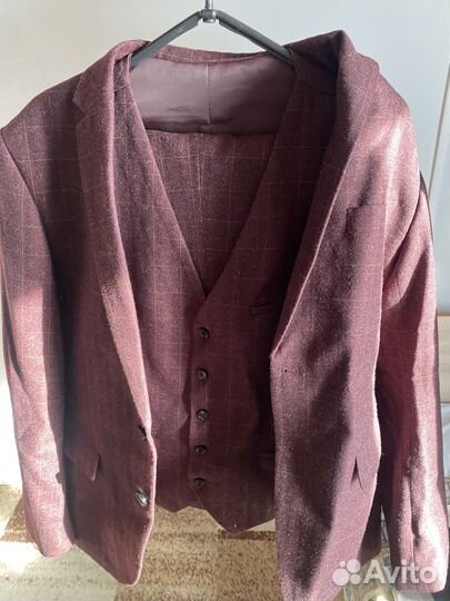 Продам костюм классика одел один раз