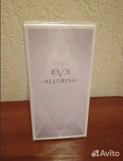 Парфюм и косметика в ассортименте avon