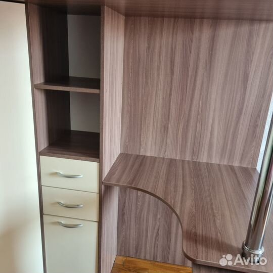 Кровать чердак со столом