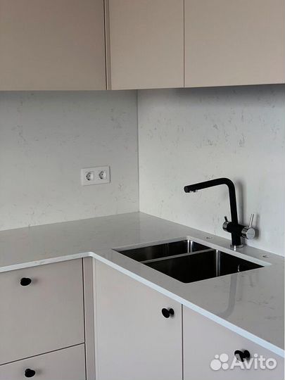 Столешница из камня кварцевый агломерат