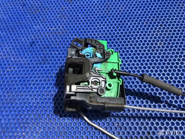 Замок двери передний правый hyundai solaris 1