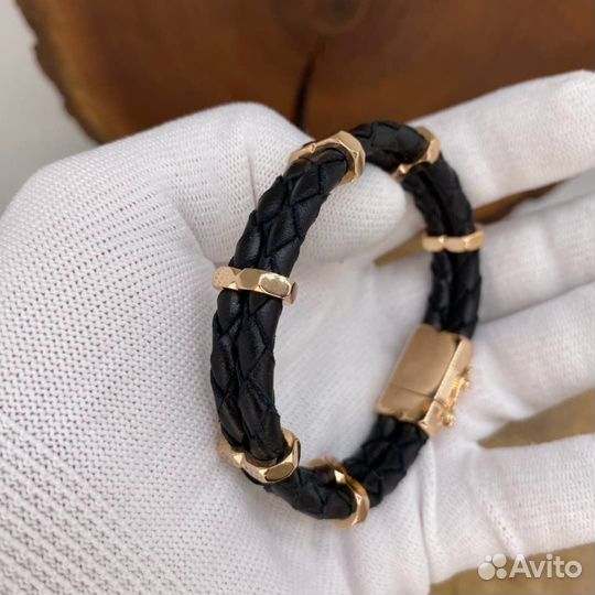 Кожаный Браслет с Золотыми Вставками