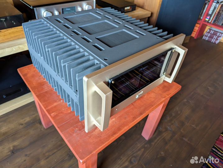 Accuphase P-1000 усилитель мощности