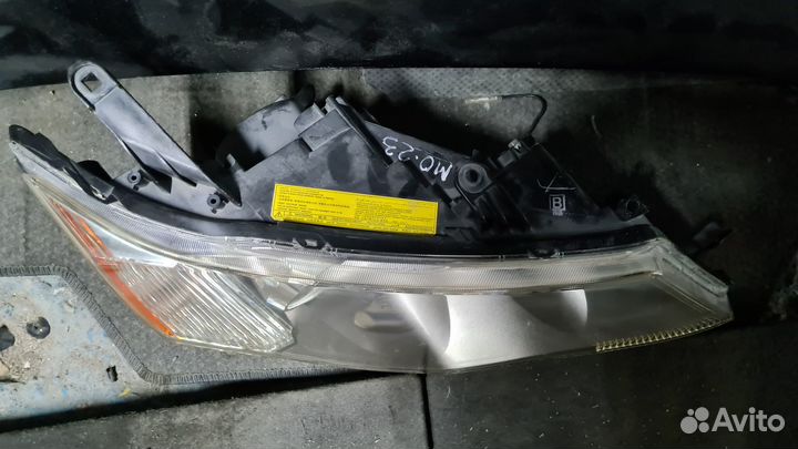 Фара правая Mitsubishi outlander xl