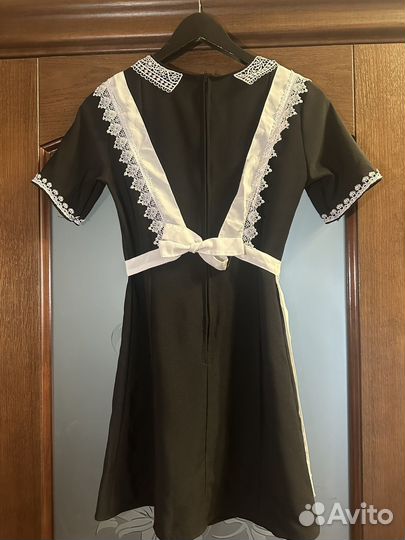 Школьное платье с фартуком