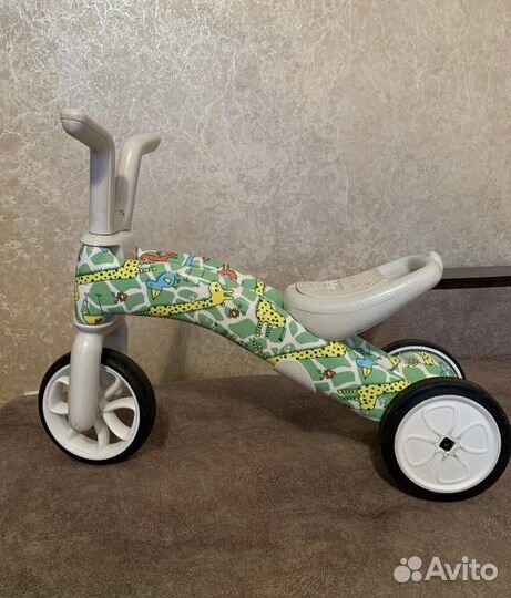 Беговел chillafish bunzi