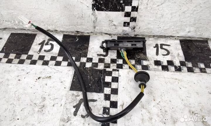 Кнопка открытия крышки багажника Nissan X-Trail T32