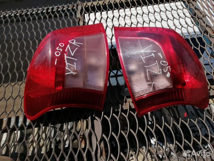 Фонарь задний Toyota Vitz 90 кузов