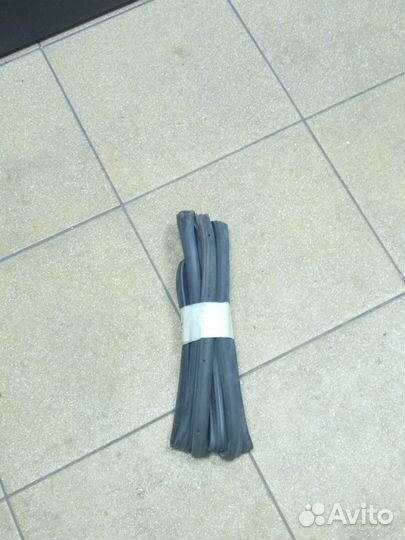 Уплотнитель двери Форд С Мах