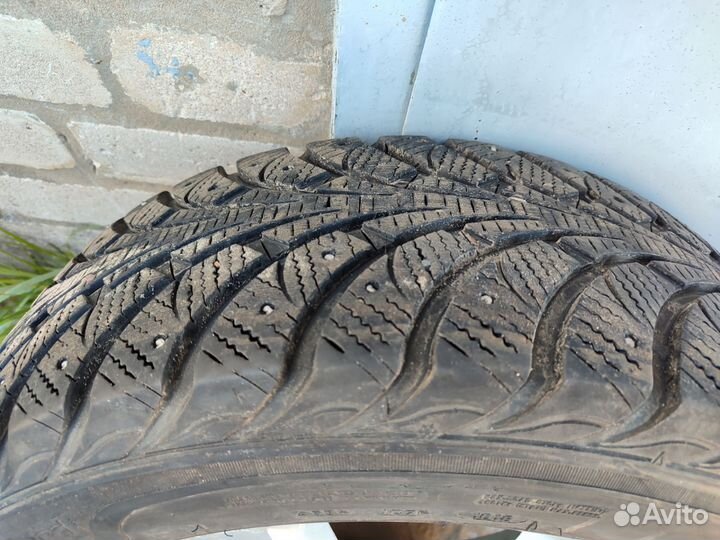 Sava Eskimo Stud 215/55 R17 94T
