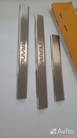 Накладки на пороги Nissan Terrano