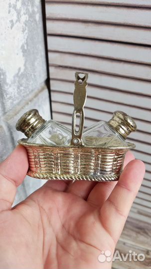 Солонки, поднос, подстаканник