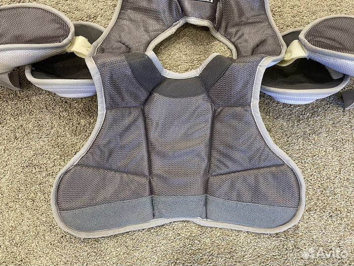 Нагрудник хоккейный Jofa RBK 6k