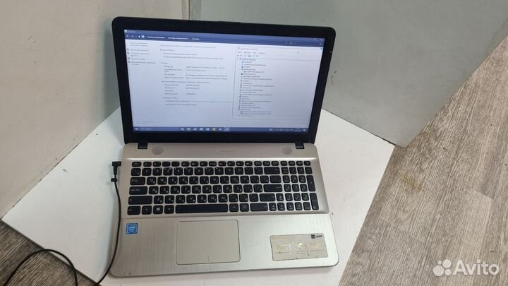 Ноутбук asus D541N