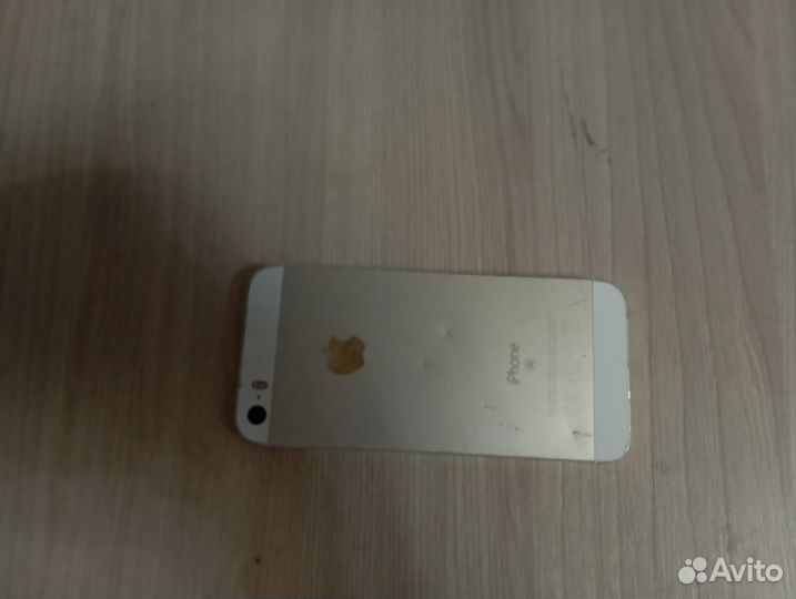 Телефон iPhone se 2016