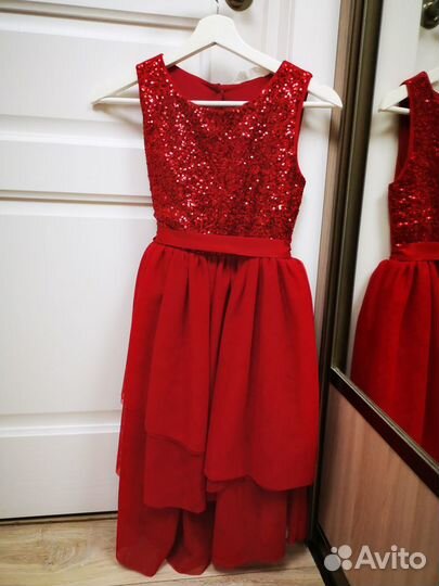 Платье на девочку красное 140 (9-10 лет)