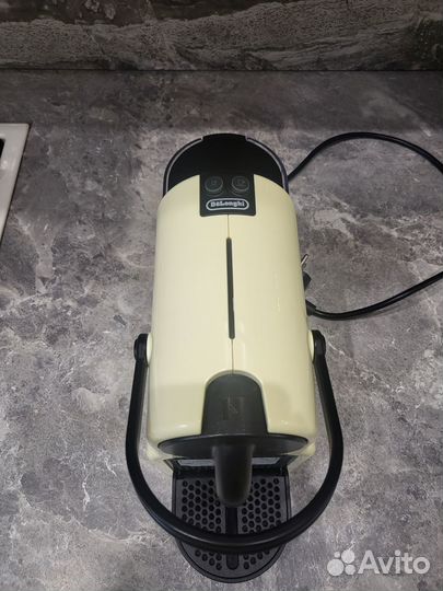 Капсульная кофемашина Delonghi