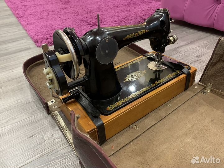 Швейная машинка ручная