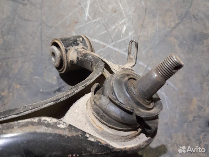 Рычаг правый передний верхний Land Cruiser 100