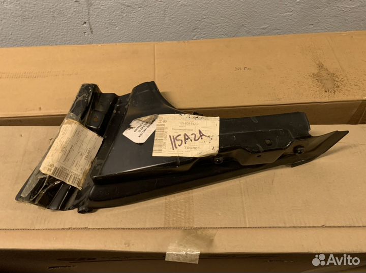 Уплотняющий канал Задний Правый 1J5809642D