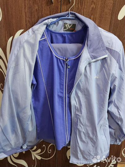 Женский спортивный костюм