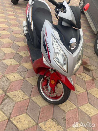 Скутер Booster Maxi 80cc