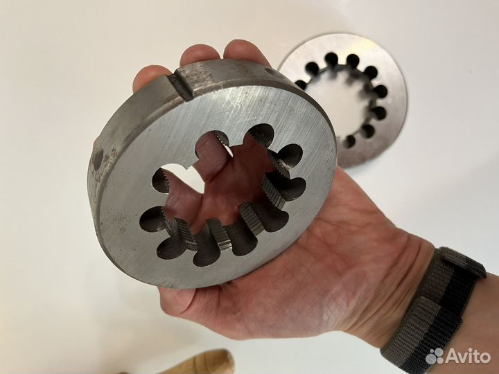 Плашка М55х2