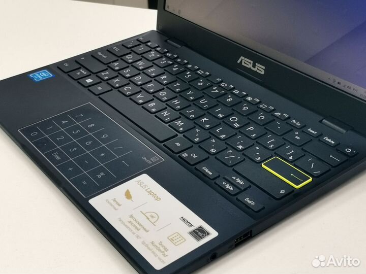 Стильный и мощный нетбук asus