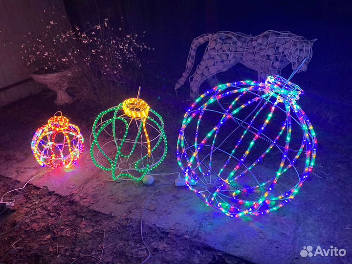 Новогодние уличные шары