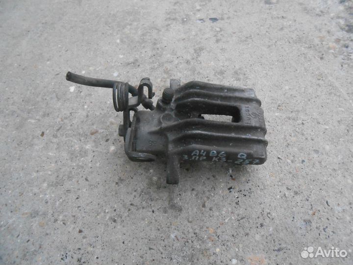 Суппорт задний правый Ауди А4 Б6