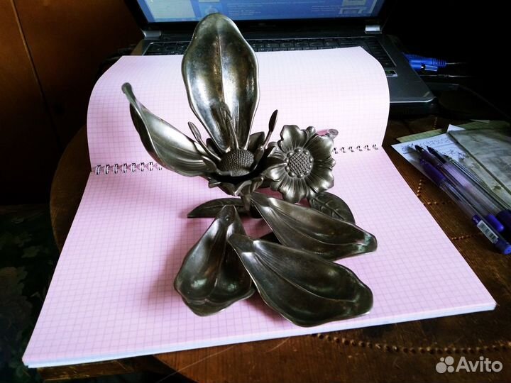 Цветок Бронзовый 