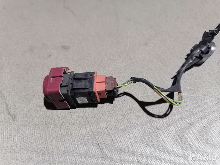 Citroen C4 кнопка аварийной сигнализации