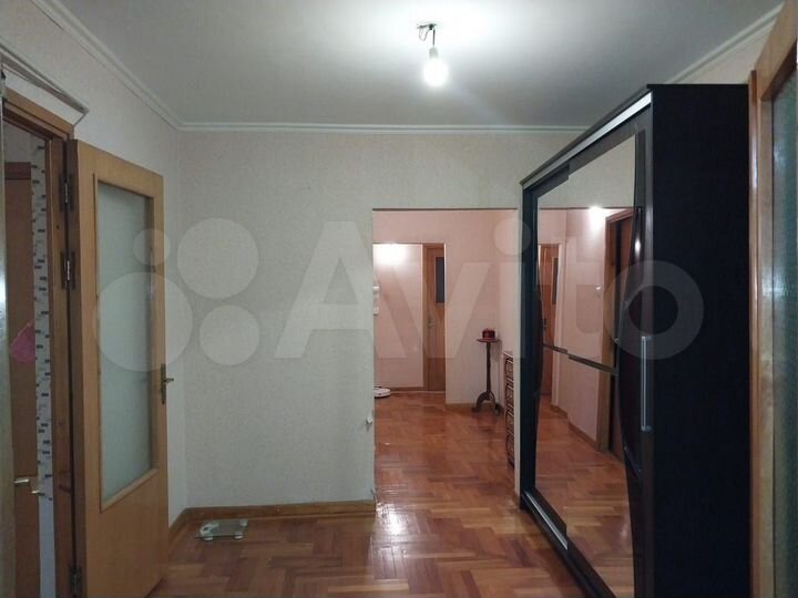 3-к. квартира, 94 м², 1/5 эт.