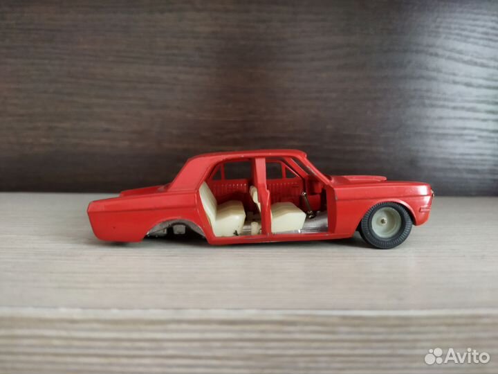 Газ 24 Волга А14 без ми (1:43)