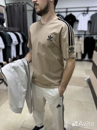 Стильный спортивный костюм Adidas мужской