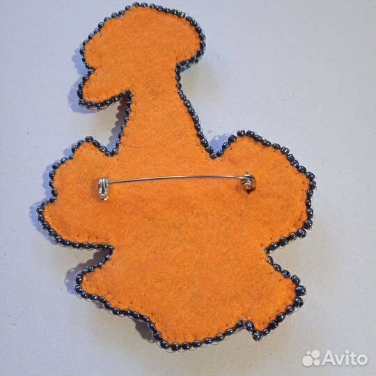 Брошь из бисера 